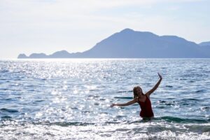 一人旅で美容を意識した海辺のぼーっとできる旅行プランは？
